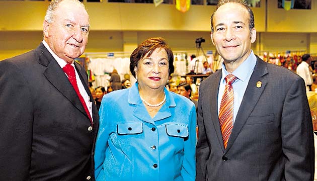5. Jorge Loaiza, Angélica Guinard y Jesús Sierra Victoria.