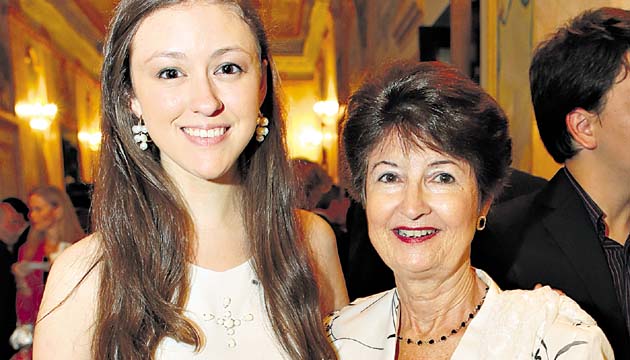 13. Dalia Pichel y Doris Sierra de Wilde.