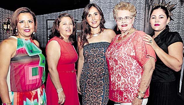 5. Nidia López, Yesenia Islas, Susana Pérez y Erica Urquiza.