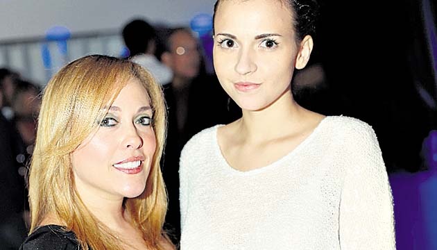 6. Alexandra Cortez y Sasha Barzdyka.