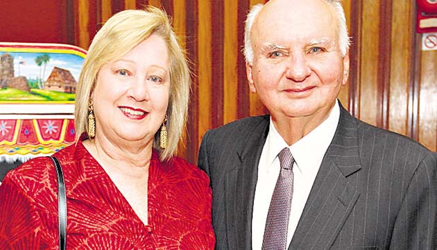 6. Graciela de Chapman y Guillermo Chapman.