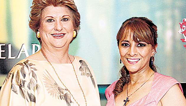 8. Baty Eleta y Estela Villa-Real.