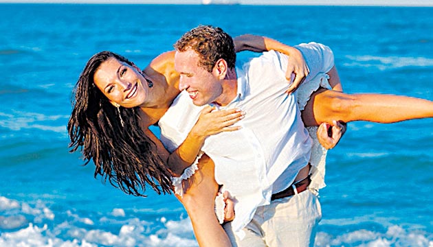 En Wyndham Grand Playa Blanca se realizan bodas frente al mar.