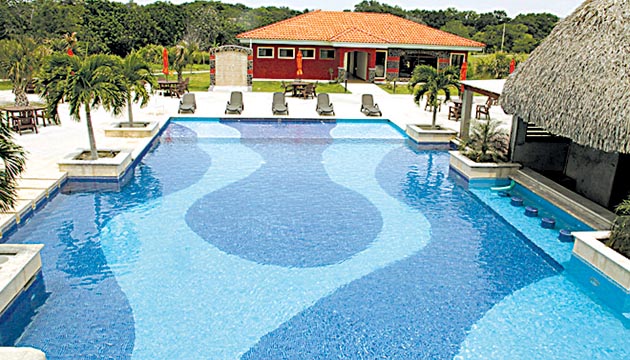 Complejo campestre ubicado en la vía Interamericana. Más: hatoviejopanama.com