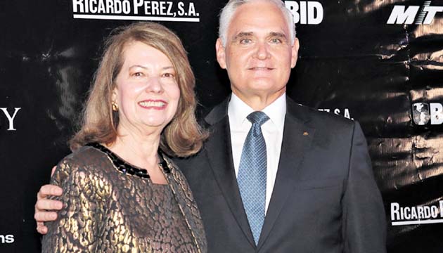 13. Marcia Quijano y Jorge Luis Quijano.