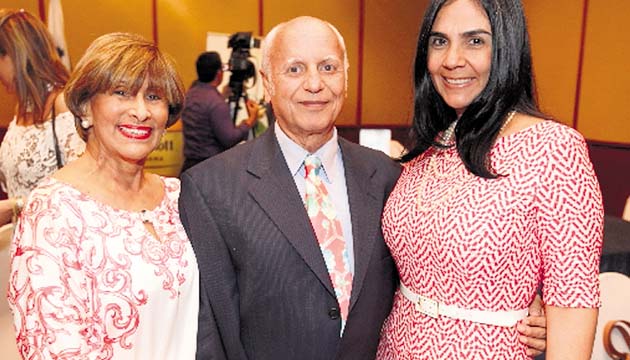 3. Vilma Reina, Elías Cohen y Perla Cohen.