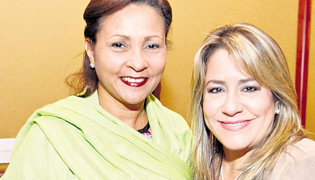 6. Iris Díaz y Mariaelena Guerra.