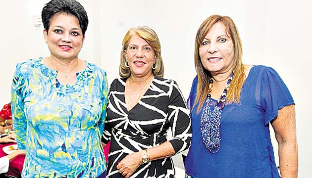 2. Angela Nicosia, Frida Domínguez y Elizabeth Wolfshoon.