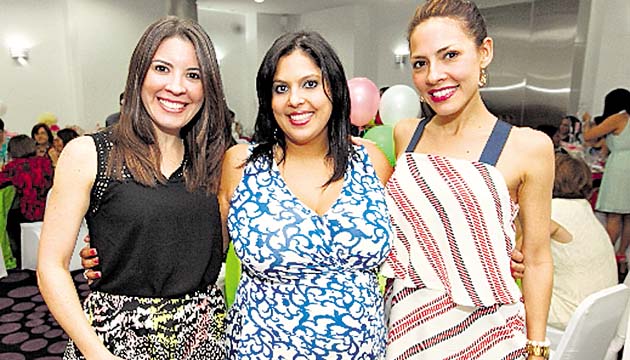 4. Gabriela Cambra, Bellanny Quiel Bazan y Ana Cambra.