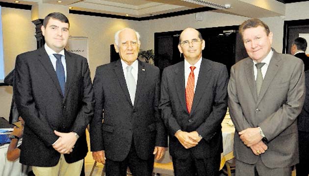 2. Paul Kiener, Darío Selles, Ricardo Sotelo y Juan Francisco Kiener.
