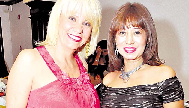 7. Maricarmen de Cuevas y Angie de Donadi.