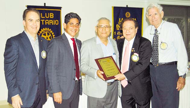 Reconocimiento al maestro James Brook B.