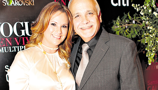 6. Maribel Gómez y Arturo Gómez.