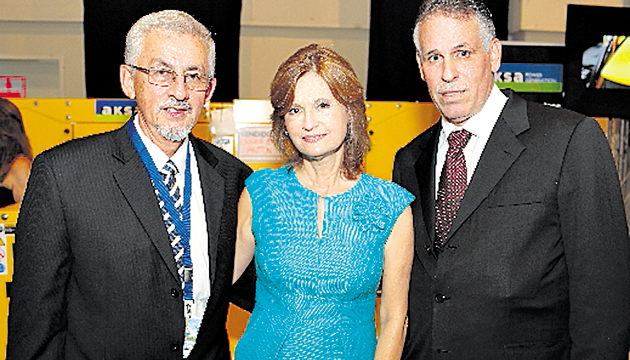 3. Diego Marlejo, Ana Lorena de Marlejo y Ricardo Cardoze.