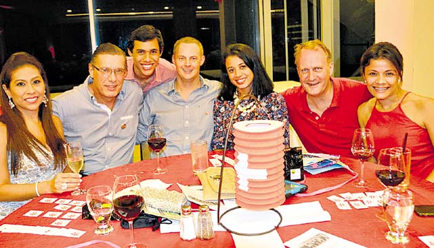 2. Aileen Rueggsegger, Markus Rueggsegger, Stefan Rueggsegger, Urs Meier, Viviana Herrera Zapata, Andreas Eggenberg y Patricia Tello.