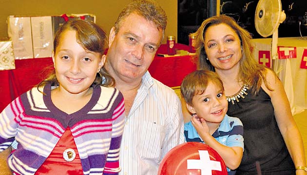 3. Verenice Reichert, Pete Reichert, Nicola Reichert y Analuisa Reichert.
