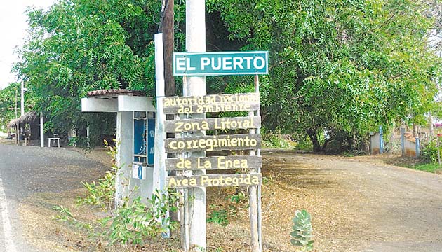 Punto turístico cercano. Si se visita el poblado de Guararé, a 4 minutos se puede llegar a El Puerto donde hay restaurantes y cabañas para alquilar en familia.