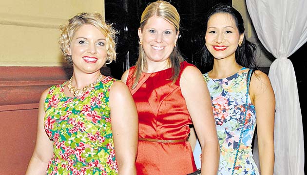 2. Brittany de Vries, Faye Pinzón y Jennifer Lau.
