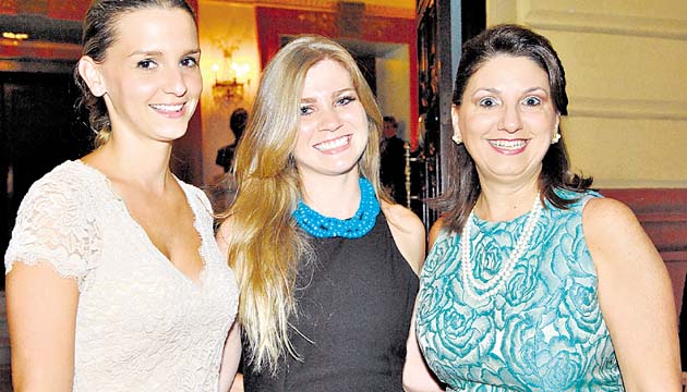 3. Johanna Boyd, Daphne de Humbert y Kim Canavaggio.