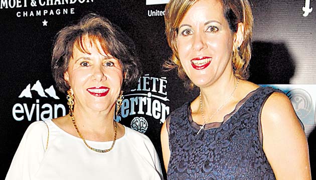 12. Enelda García de Paredes y Ana María de Flores.