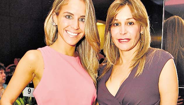 7. Valerie Eder y Grethel Hernández.