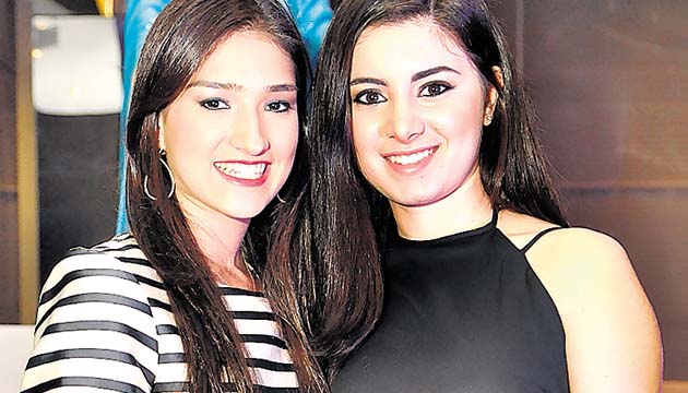 8. Ana Paulina Abad y Adriana Rodríguez.