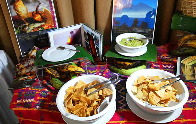 Foto de la mesa en la rueda de prensa del festival de gastronomía guatemalteca en Panamá: Facebook