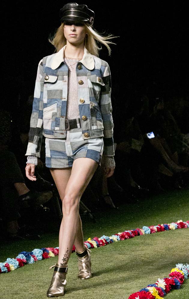 Diseño de Hilfiger en la semana de moda de Nueva York, 8 de septiembre Foto: AP