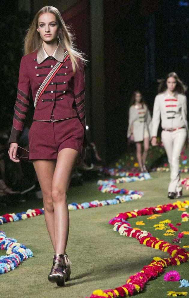 Diseño de Hilfiger en la semana de moda de Nueva York, 8 de septiembre Foto: AP