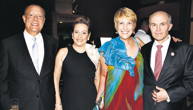 11. Enrique de Alba, Yanina de Alba, María Fábrega y Paul Lenhart.