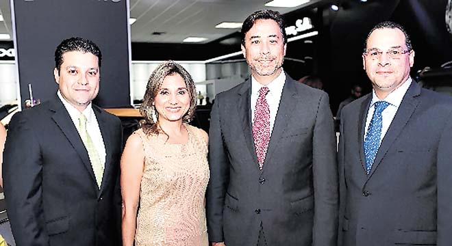 3. Bogdan Batinovich, Patricia Vukelja, Milton Arrocha y Fernando Tristán.