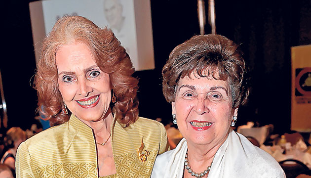 6. Olga de Stagg y Analía de Quijano.