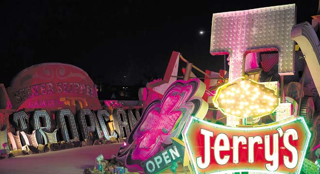 Los letreros de Las Vegas han sido por mucho tiempo la manera más eficaz de transmitir a los potenciales clientes el tema de los hoteles.