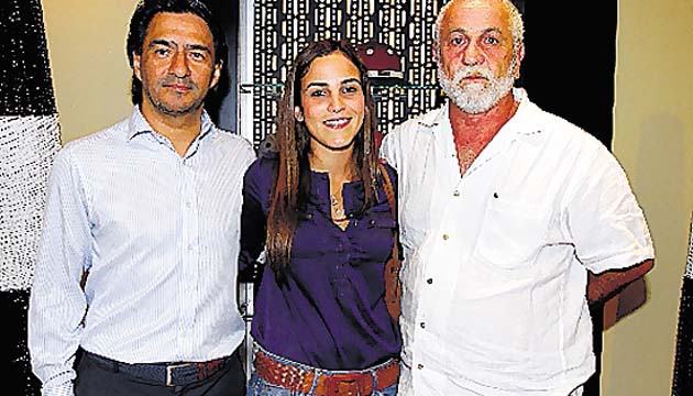 2. Javier Navarrete, Marielena Rivas y Flavio Numérico.