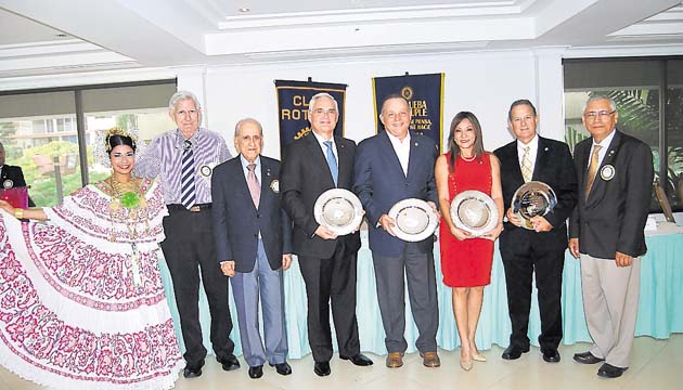 Homenaje a administradores del Canal