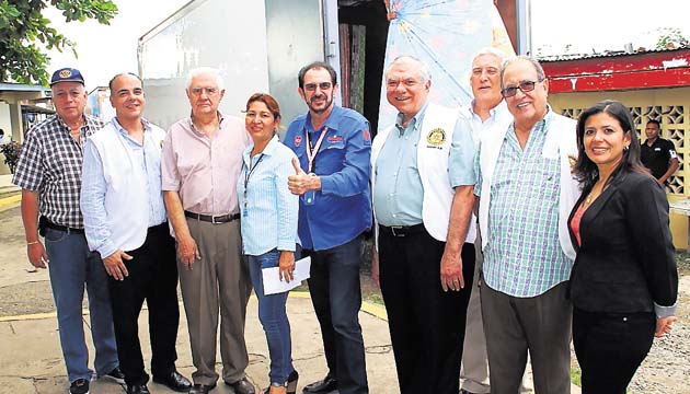 El Campeón entrega 300 colchones