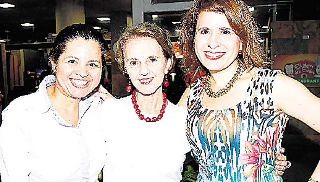 3. Sagrario Pérez, Ingrid Kuhfeldt y Maytee Zachrisson.