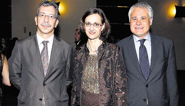 4. Giuseppe Quarta, Alejandra Bologna y Giancarlo Curcio.
