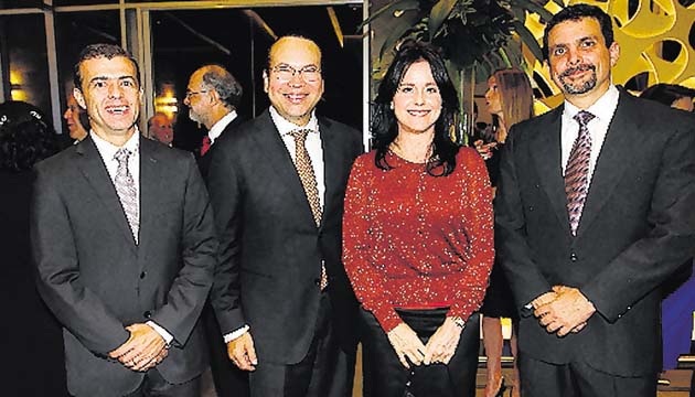 2. Aristides Chiriatti, Amauri Castillo, Ana María de Coto y Líder Sucre.