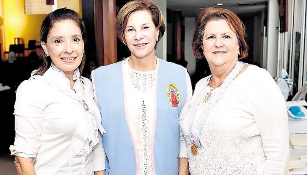 2. Itzela de Cargiulo, Vicky de Novey y Marisol de Francolini.