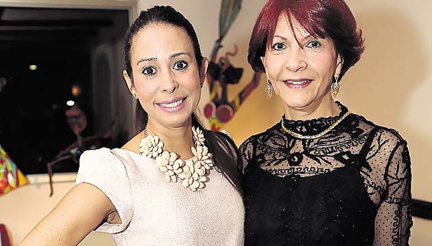 6. Mónica De La Guardia y Mirta de De La Guardia.