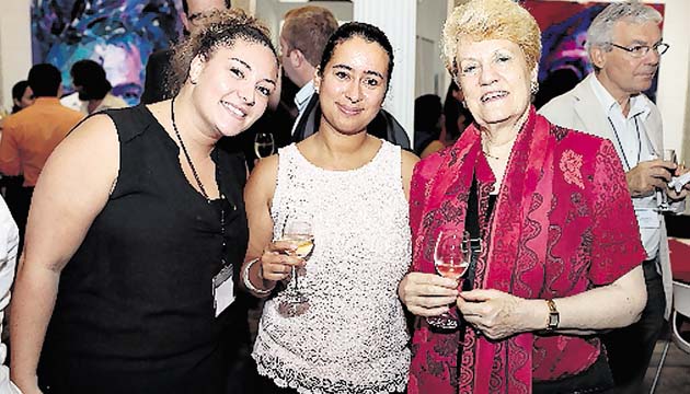 2. Cindy Risse, Kristina Wale y Hotyat Nicheline.