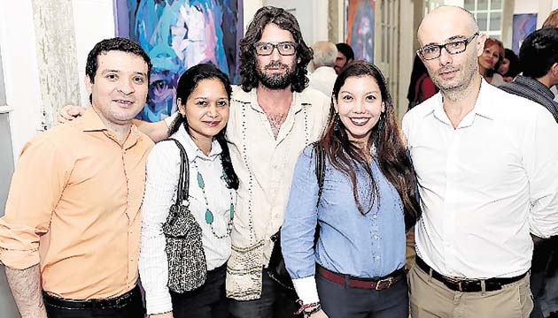 5. Abelardo de la Victoria, Gina Gómez, Tomás Fernández, Paola Franco y Fabrice Placet.