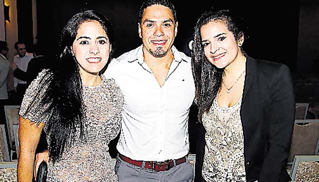 2. Amanda Luchi, José Collado y Catherine Díaz.