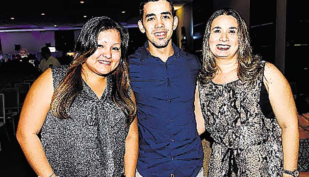 3. Johana Huffington, Luis Diego Castillo y Eileen M. Samudio.