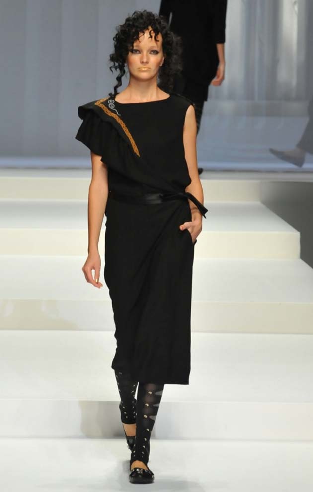 Hiroko Koshino primavera verano 2015, foto: página de MBFW de Tokyo