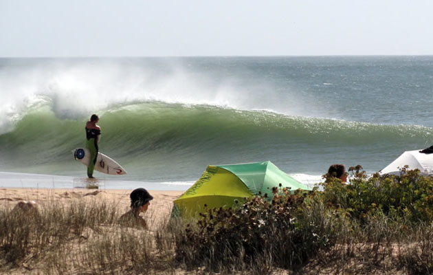 Playa en Portugal, surfeo, foto: PenicheSurfGuide.com