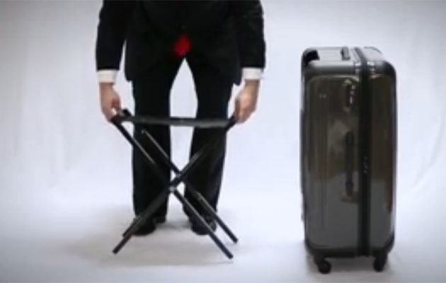 El mango de esta maleta se convierte en una silla, Nexstep la está desarrollando para fabricarlo marzo 2015