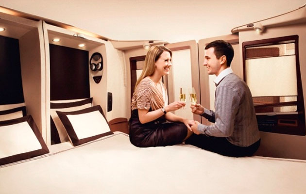 Suite de primera clase con cama doble de Singapore Air