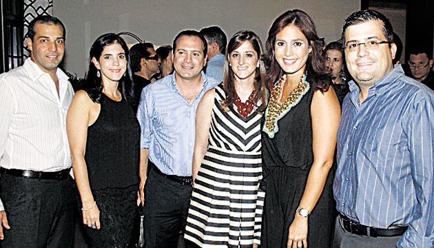 9. Felipe Tapia, Ana Lorena Sosa, David Maduro, Cristy de Maduro, Milly Barraza y Leopoldo Barzallo.